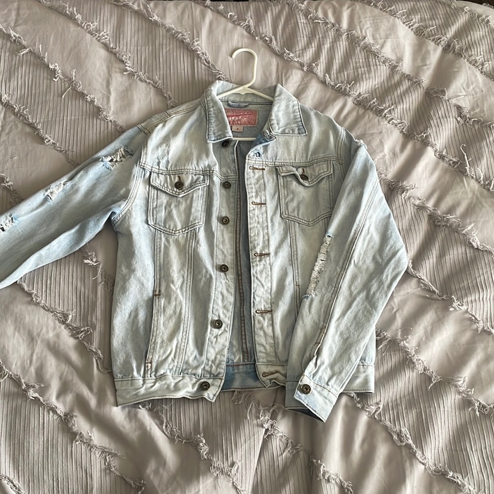 Medium distressed Jean jacket